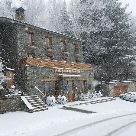 Hostal Les Roquetes ケラルブス エクステリア 写真