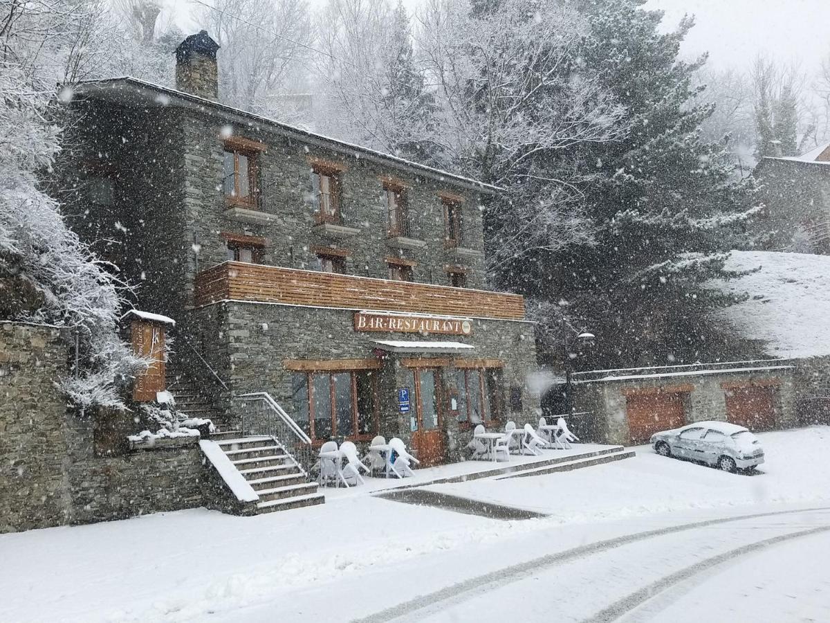 Hostal Les Roquetes ケラルブス エクステリア 写真