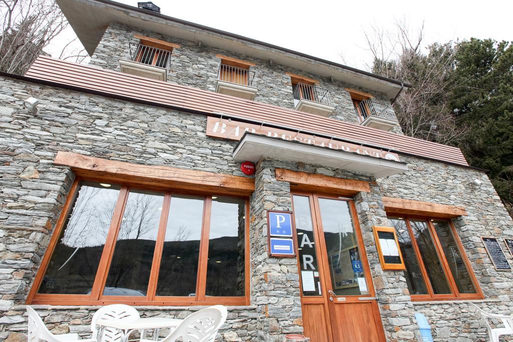 Hostal Les Roquetes ケラルブス エクステリア 写真