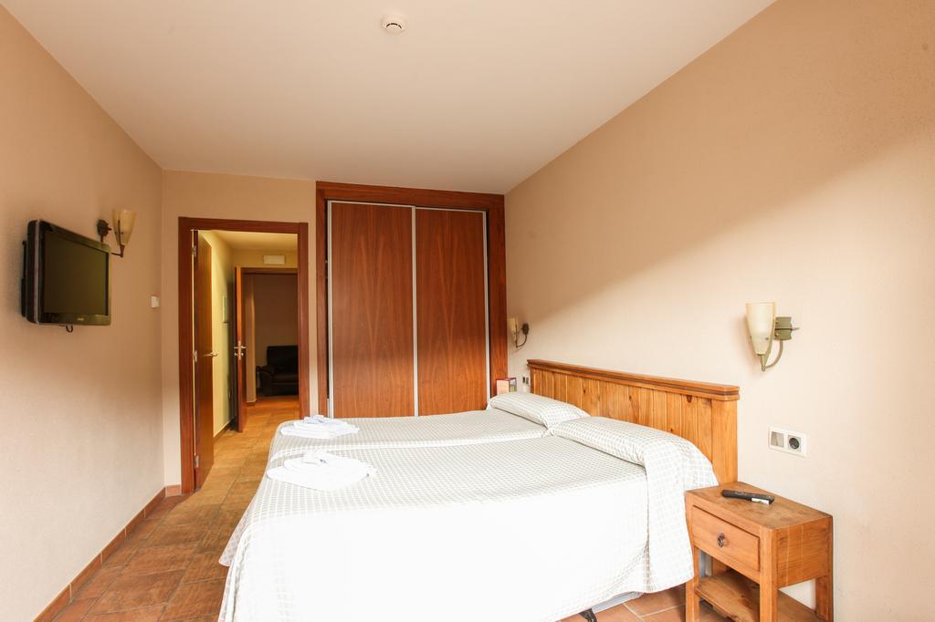 Hostal Les Roquetes ケラルブス エクステリア 写真